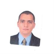 Profesor de AutoCAD imparte clases a estudiantes de arquitectura e ingenierias
