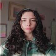 Estudiante de Magisterio infantil, con el título de B2. Tengo mucha paciencia, y me encanta el inglés.