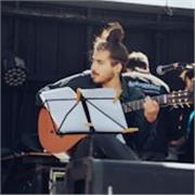 Doy clases de música (guitarras, teoría de música, etc) y inglés