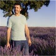 Diseñador gráfico, filmmaker con 5 años de experiencia en el sector de automoción. Me apasionan los programas de edición.