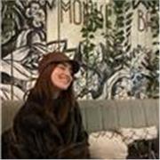 I offer English lessons to students and young people, as a native speaker!