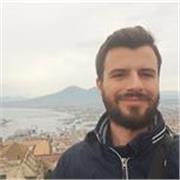 Soy un profesor italiano de matemáticas y física que ofrece clases particulares en línea