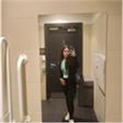 Studentessa liceale offre aiuto compiti