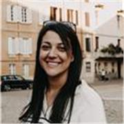 Inglese e greco moderno/antico. Attualmente a Milano ma anche a Firenze. Mi interessa sia di remoto che in presenza. 