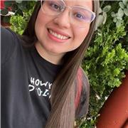 Ingeniera financiera da clases sobre emprendimiento, matemáticas