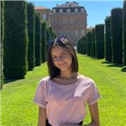 Studentessa universitaria offre ripetizioni di matematica