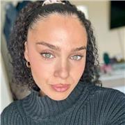 Étudiante en M2, donne des cours de français, histoire, du collège au lycée. Anglais pour les collégiens!