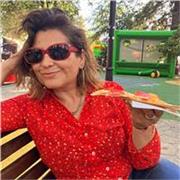 Profesor de oratoria y comunicación efectiva. Profesional de Relaciones publicas. Trabajadora social 18 años Sename