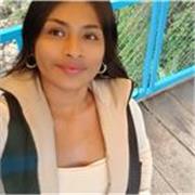 Profesora de Matemáticas que imparte clases a niños de nivel primaria