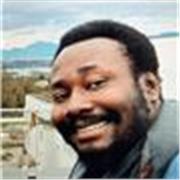 Travailleur multiculturel dans l'humanitaire, et enseignant le français et l'anglais