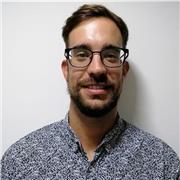 Profesor de inglés imparte clases a niños y/o adultos