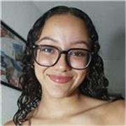 Estudiante universitaria dispuesta a enseñar y cuidar niños cursando primaria/ESO