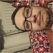 Laureato in storia con esperienza scolastica nell'insegnamento di italiano per stranieri impartisce lezioni di italiano L2