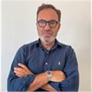 Italiano madrelingua con studi compiuti nel liceo classico, predisposto all’insegnamento offre lezioni di italiano perfetto.