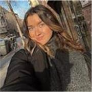 Profesora de inglés. Soy de California en Estados Unidos. Doy clases de todos los niveles y edades