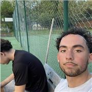 Bonjour je m’appelle Leonard je suis actuellement étudiant et souhaite donner de l’aide aux devoirs en maths.