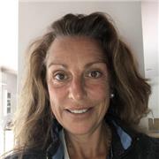 Enseignante, maman, infirmière… telles sont mes capacités mais aussi mes valeurs. Apprendre à apprendre est ma priorité! Car découvrir et comprendre à son rythme feront de nos enfants des citoyens responsables et impliqués dans leur propre vie