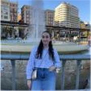 Soy una estudiante de estudios ingleses, considero que tengo muy buenas cualidades impartiendo clases 