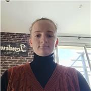 Diplômée d'un Bac professionnel et d'un BTS MHR (Management en Hôtellerie et Restauration). Je souhaite mettre en place des cours