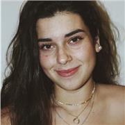 Estudiante de 18 años en formación ofrece clases particulares de conversación tanto en castellano como en catalán a adultos y niños en Barcelona