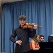 Clases de violín en Granada con profesor titulado superior. Enfoque en progresar rápido