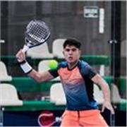 Entrenador de Padel, mi nombre es Pablo Tejero, tengo 20 años y compito el circuito profesional de padel FIP. Tengo experiencia como entrenador y jugador