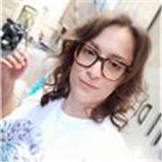 Sono una giovane Professoressa e sono disponibile ad impartire lezioni online di lingua inglese. Voglio trasmettere la mia grande passione per le lingue ai miei alunni utilizzando i manuali di grammatica tradizionali e sfruttando al massimo le potenzialit