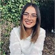 Je donne des cours particuliers de soutien scolaire du CP au collège en ligne. Je suis également passionnée par l’anglais que je peux enseigner. 