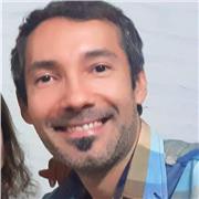 Profesor de inglés con amplia experiencia en dictado de clases online individuales y grupales