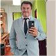 Puedo enseñar Español que es mi lengua materna, conocimientos de portugués e inglés A2