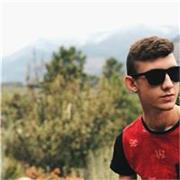 Me defino como una persona dinámica, alegre y con ganas de enseñar.