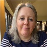 I am a native English speaker with teaching experience and would enjoy helping other people to learn it too