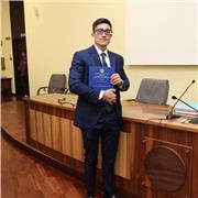Neolaureato in giurisprudenza con votazione 110 su 110 e lode impartisce lezioni di diritto privato e diritto commerciale