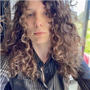 Insegnante di chitarra con esperienza pluriennale,offre lezioni online o in presenza a Pomigliano d’Arco e zone limitrofe.