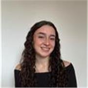 Profesora ya con experiencia en clases a niños de primaria.