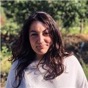 Coach, donne cours de soutien scolaire pour des élèves de collège, et aide à la réflexion quant à la future orientation scolaire