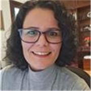 I'm an English teacher with 25 years of experience, especially to Portuguese and Spanish speaking adults who need to improve their skills for professional reasons