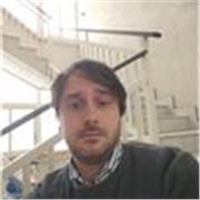 Studente di medicina impartisce lezioni di fisica ma anche altre materie scientifiche con passione e comprensione