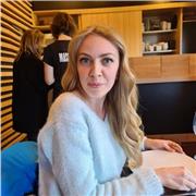 Profesora de varias idiomas. Castellano, Catalán, Inglés y Ruso