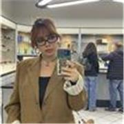 offro lezioni per chiunque ne abbia bisogno, sono una studentessa di Limgue che ha già avuto plurime esperienze con l'insegnamento