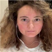 Hi there! My name is Christina, and I’m thrilled to meet you. I’m from West London but spent seven incredible years in the US.