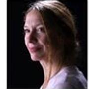 Profesional de las artes escénicas especializada en ópera e historia de las artes con más de 25 años de experiencia