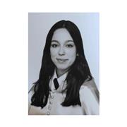 Profesora de primaria, con mucha predisposición, activa y alegre.