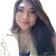 Profesor de Química imparte clase a estudiantes de primaria, secundaria y pre-universitario