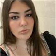 Studentessa universitaria diplomata al liceo linguistico con un buon livello in spagnolo e inglese