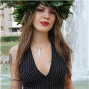 Mi chiamo Eva Di Vita. Ho conseguito la laurea biennale presso l'Accademia di Belle Arti di Palermo nel 2022