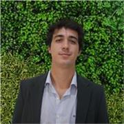 Joven bilingüe con muchas ganas de enseñar español a quienes quieran aprender de forma divertida y práctica.