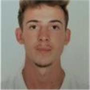 Me defino como un profesor de inglés paciente, motivador y enfocado en la comunicación real. 