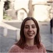 Studentessa diplomata al liceo classico impartisce lezioni di tutte le materie per tutte le età tranne matematica e fisica