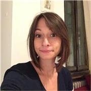 Biologa impartisce lezioni di biologia per studenti medie/liceo